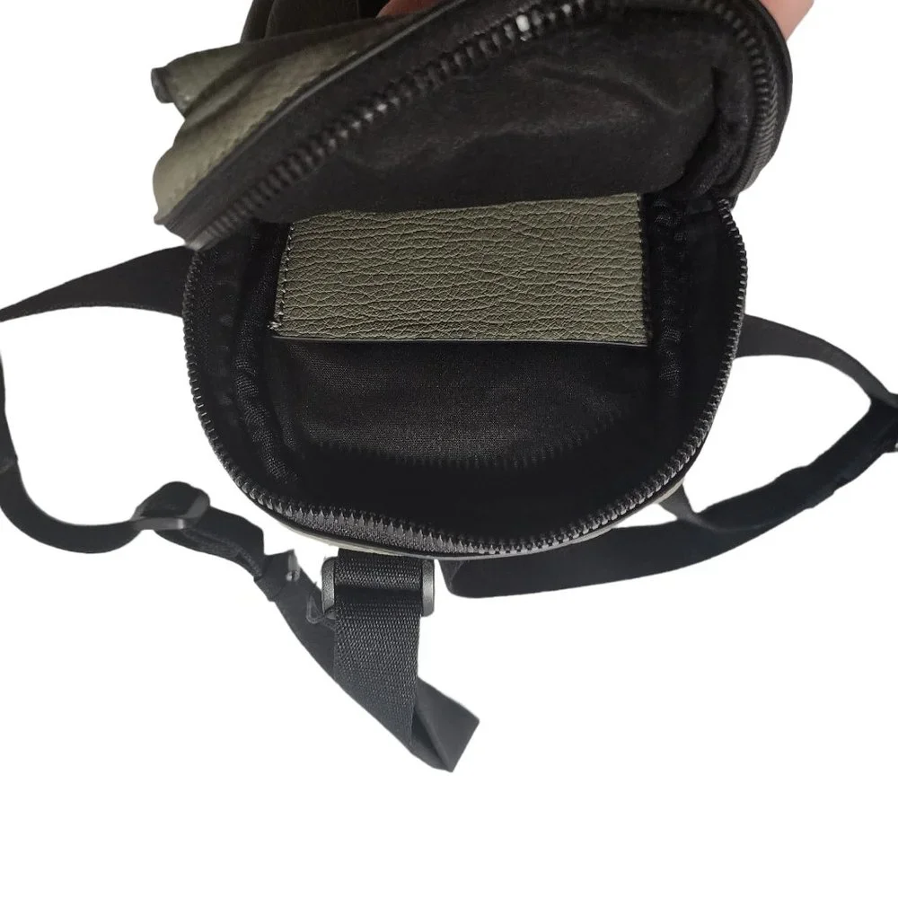 Calvin Klein Mini Flat Crossover Men s Pouch Bag - Picture 8 of 10